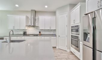 6429 SEASOUND Dr, Apollo Beach, FL 33572