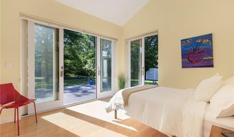 621 E Shore Rd, Jamestown, RI 02835