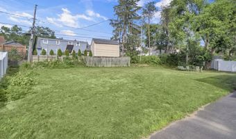 6 Briarwood Rd, Albany, NY 12211
