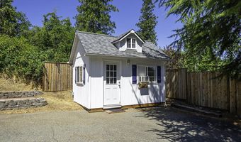 681 Liberty St, Ashland, OR 97520