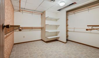 1402 N Arch St, Aberdeen, SD 57401