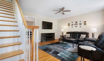 4 Morning Star Ct, Lincoln, RI 02865