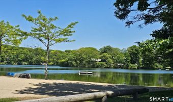 29 Carol St, Danbury, CT 06810