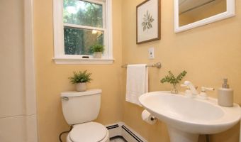 15-17 E Lincoln Ave 17, Atlantic Highlands, NJ 07716