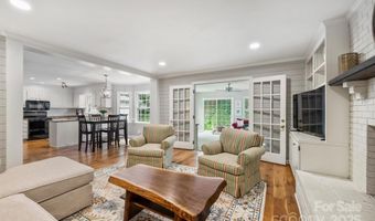 4301 Meadowridge Dr, Charlotte, NC 28226