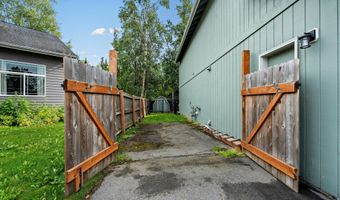 9170 Chipwood Cir, Anchorage, AK 99507