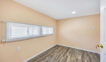600 Broadway D14, Amityville, NY 11701