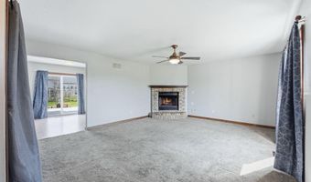 302 Willard Dr, Auburn, IN 46706