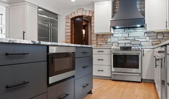 133 S PINE Ct, Appleton, WI 54914