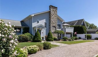 16 Central St, Charlestown, RI 02813