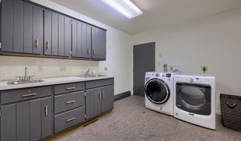 101 S 7TH St, Akron, PA 17501