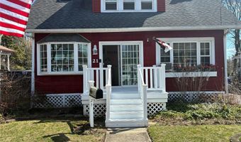 21 Wellington Pl, Amityville, NY 11701