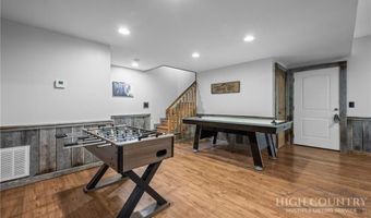 407 Signature Ridge Rd, Banner Elk, NC 28604