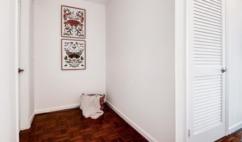 1101 S ARLINGTON RIDGE Rd S 208, Arlington, VA 22202