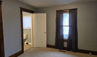 909 W 4th St, Bicknell, IN 47512