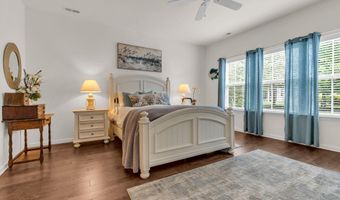 25 Twilight Dr, Barnegat, NJ 08005