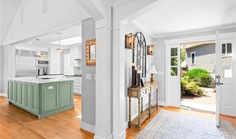 115 Beavertail Rd, Jamestown, RI 02835