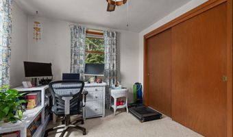 58 CRESTVIEW Dr, Appleton, WI 54915