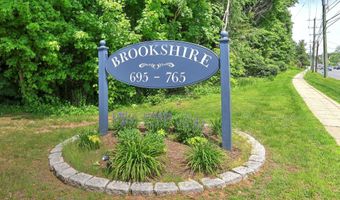 703 S Main St 703, Cheshire, CT 06410
