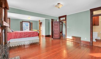 130 S Pine St, Arcola, IL 61910