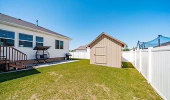 4839 Luxor Dr, Ammon, ID 83401