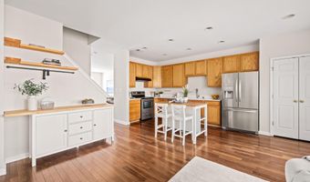 8469 BYERS Dr, Alexandria, VA 22309