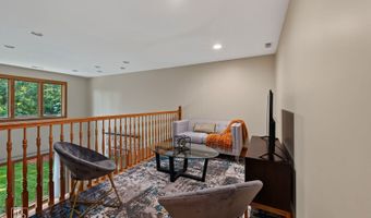 1017 E Red Oak St, Addison, IL 60101