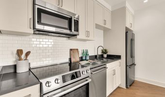 2550 17TH St NW 317, Washington, DC 20009