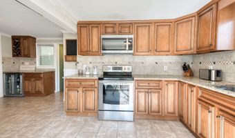 99 Lincoln St, Berlin, CT 06037