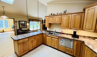 1024 Birchwood Ln, Aberdeen, SD 57401