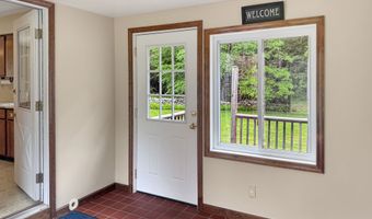 32 Starr Rd, Colchester, CT 06415
