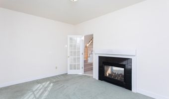 4 Hilander Dr, Albany, NY 12211