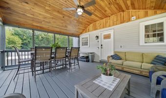 23 Holman Way, Chester, NH 03036