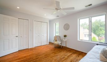 3814 N RICHMOND St, Arlington, VA 22207