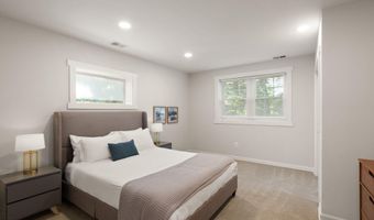 7324 AUBURN St, Annandale, VA 22003