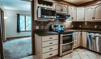 610 25th St SW, Austin, MN 55912