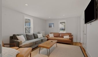 59 Houston Ave, Newport, RI 02840