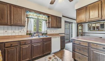 915 Carriage Dr, Algonquin, IL 60102