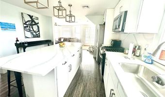 693 Thames St 2, Newport, RI 02840