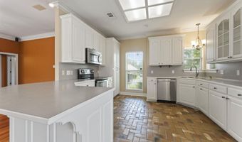 17647 Lake Azalea Dr, Baton Rouge, LA 70817