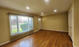 660 W Central Rd, Arlington Heights, IL 60005