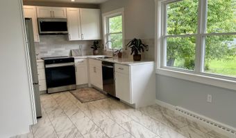 10 Crawford Dr, Bath, ME 04530