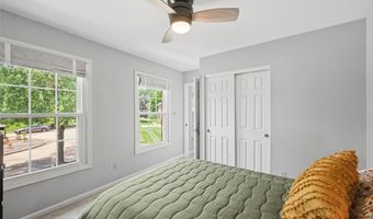 501 Oak Leaf Manor Ct, Ballwin, MO 63021