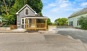 38 Newbury St, Auburn, ME 04210