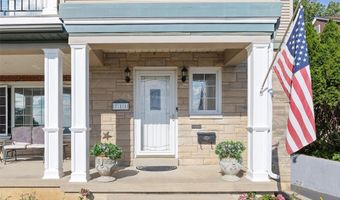 711 Riverview Dr, Alton, IL 62002
