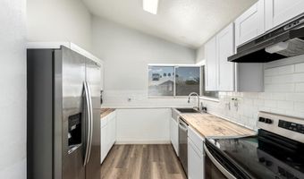 1214 W ESTRELLA Dr, Chandler, AZ 85224