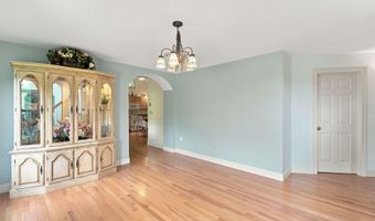 40 Lakewood Dr, Alton, NH 03810