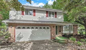 8 Countryside Ct, Amherst, NY 14221