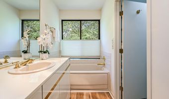 22 Haverhill Ct, Ann Arbor, MI 48105