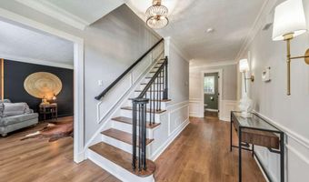 4929 Willow Crk, Woodstock, GA 30188